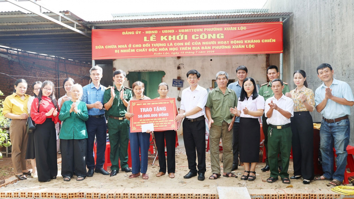 Dong nai sua chua loat nha o dot nat cho con de nguoi nhiem chat doc hoa hoc hinh anh 2