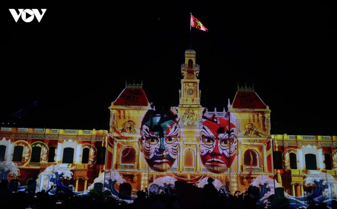 3d mapping show marks 50th anniversary of hcm city s renaming from saigon picture 2