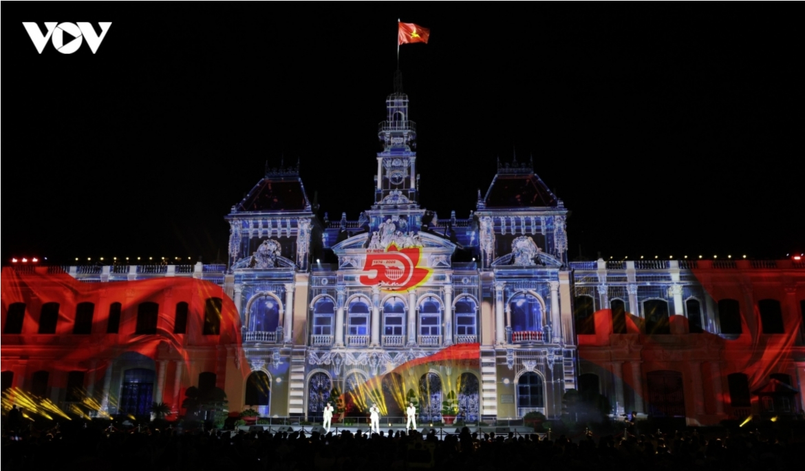 3d mapping show marks 50th anniversary of hcm city s renaming from saigon picture 4