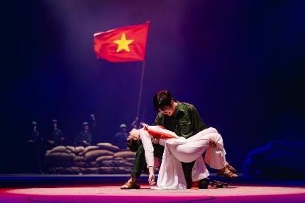 gioi chuyen mon danh con mua loi khen sau dem cong dien Dat nuoc thien hung ca hinh anh 4