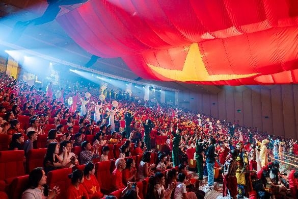 gioi chuyen mon danh con mua loi khen sau dem cong dien Dat nuoc thien hung ca hinh anh 5