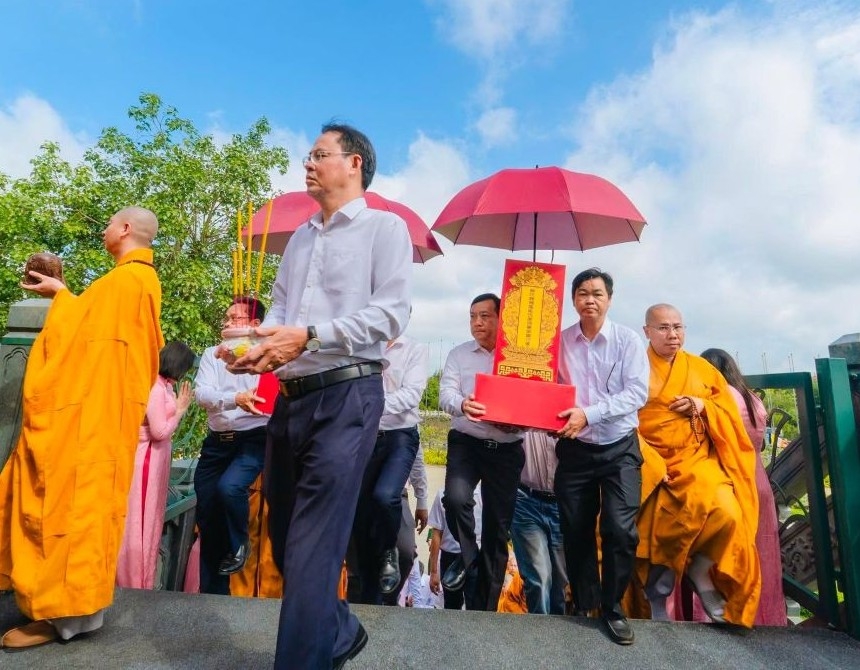 tp.hcm kham suc khoe mien phi cho nguoi dan vung can cu cach mang hinh anh 5