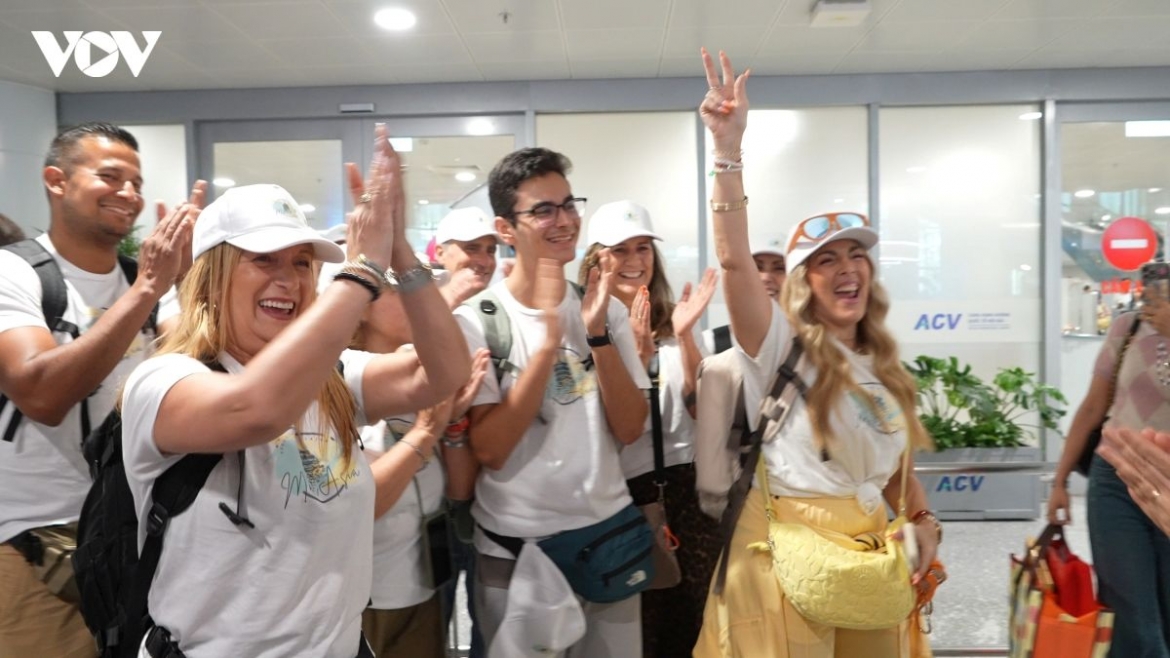hanoi welcomes five-millionth international visitor of 2026 picture 3