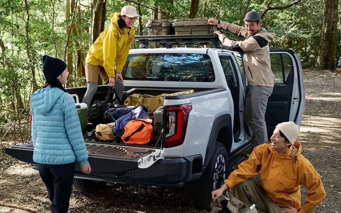 toyota hilux phev lo dien vu khi moi quyet dau ford ranger va byd shark hinh anh 3