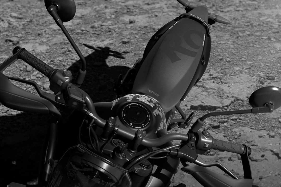 kham pha royal enfield himalayan mana black edition vua ra mat, gia 210 trieu dong hinh anh 3