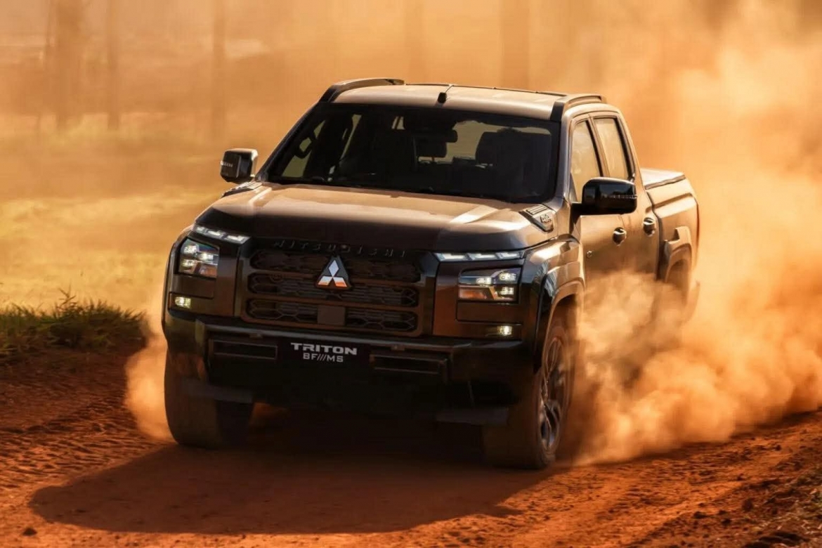 mitsubishi triton sap co phien ban moi, so huu cong nghe tu lai tien tien hinh anh 2