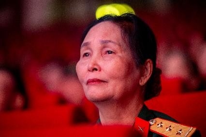gioi chuyen mon danh con mua loi khen sau dem cong dien Dat nuoc thien hung ca hinh anh 7