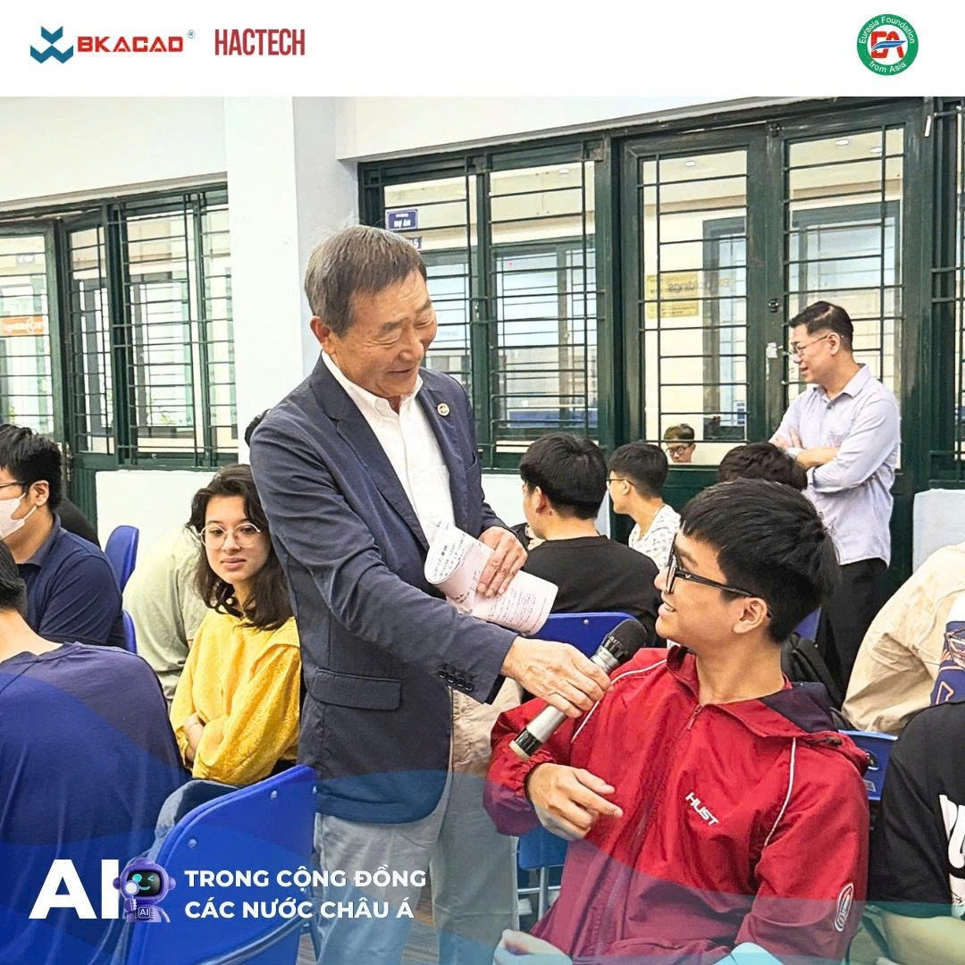 chu tich quy eurasia foundation from asia giang day sinh vien btec-bkacad hinh anh 2