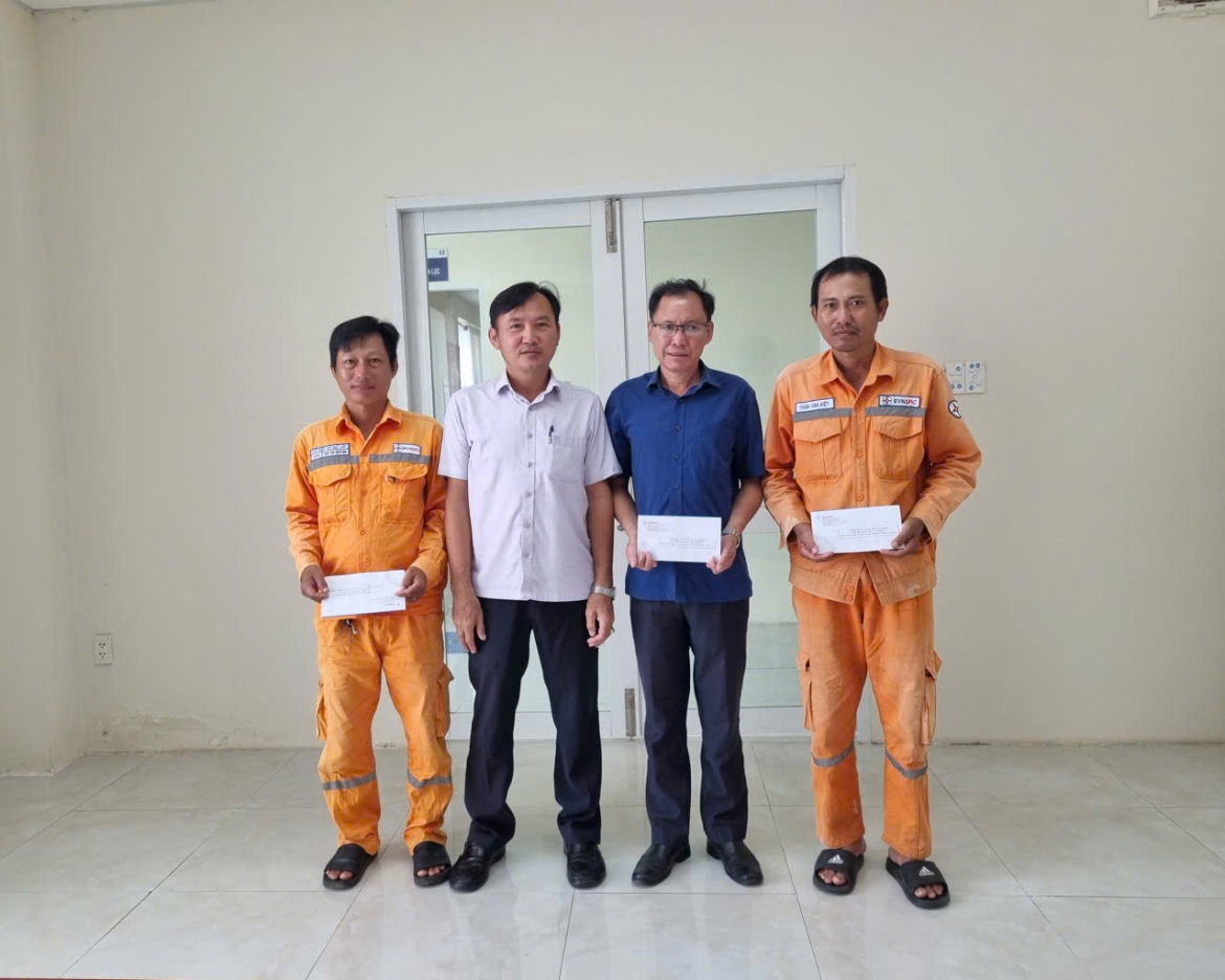 evnspc nhieu hoat dong tri an nhan ngay thuong binh - liet si hinh anh 8