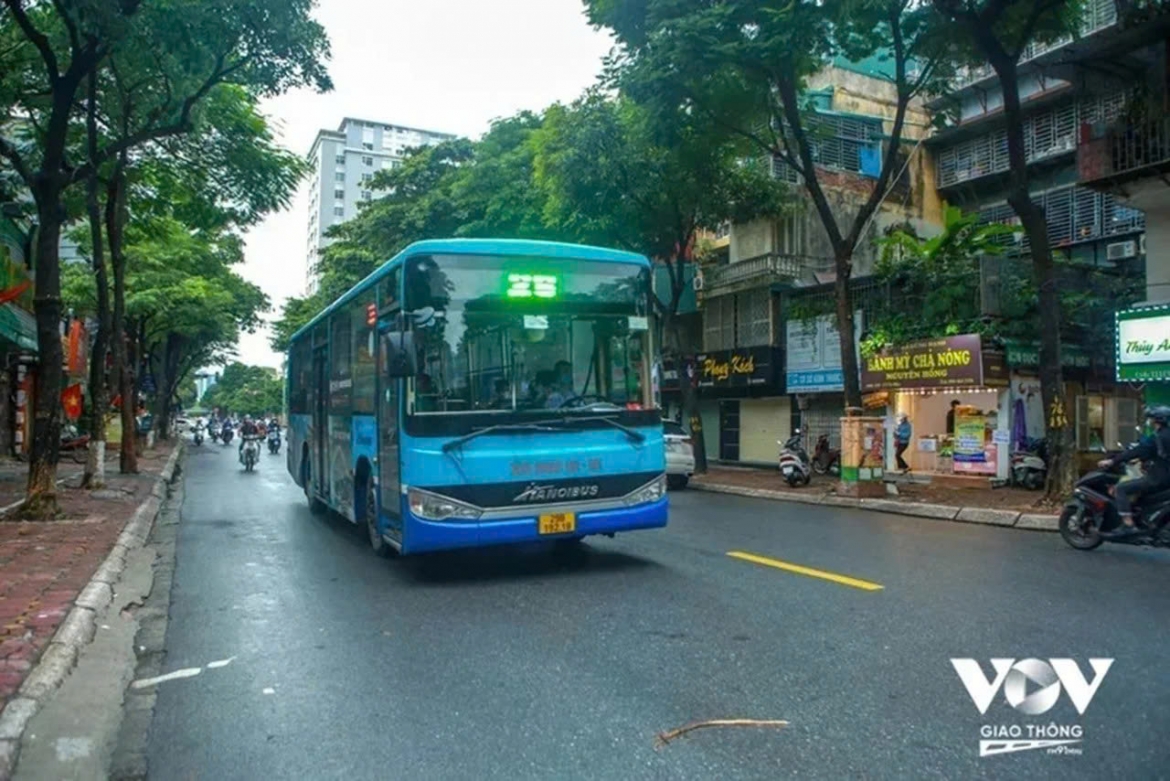 nguoi dan ha noi thay gi sau gan 1 tuan mien phi xe buyt vanh dai 1 hinh anh 1