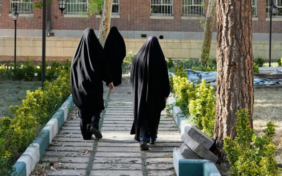 can canh ben trong Dai su quan my cu o thu do tehran cua iran hinh anh 5