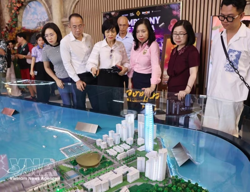 deputy fm calls for world-class media facilities for apec 2027 in phu quoc picture 1