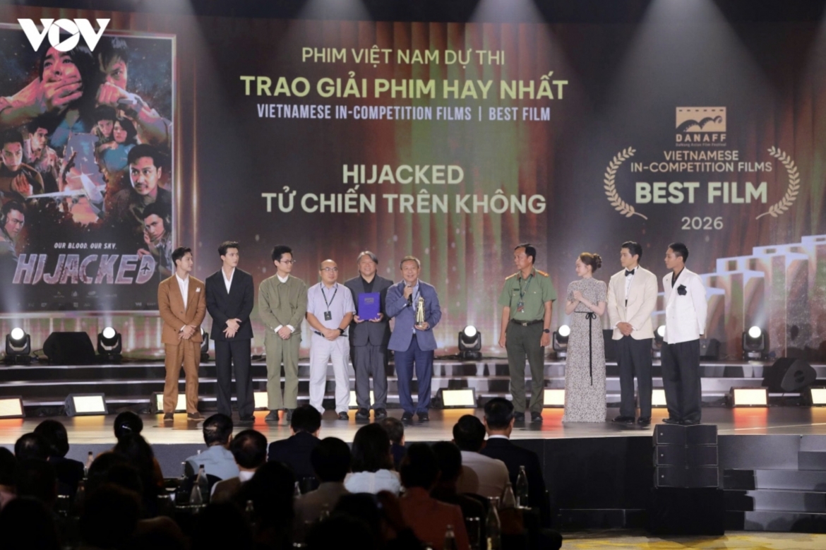  tu chien tren khong wins best vietnamese film at danaff picture 2