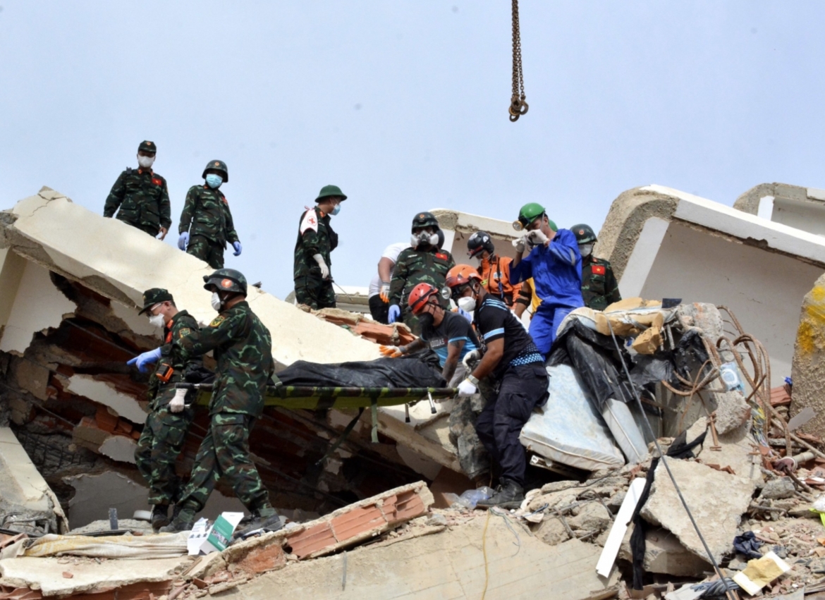 vietnamese rescue team recovers 54 bodies from earthquake rubble in venezuela picture 1