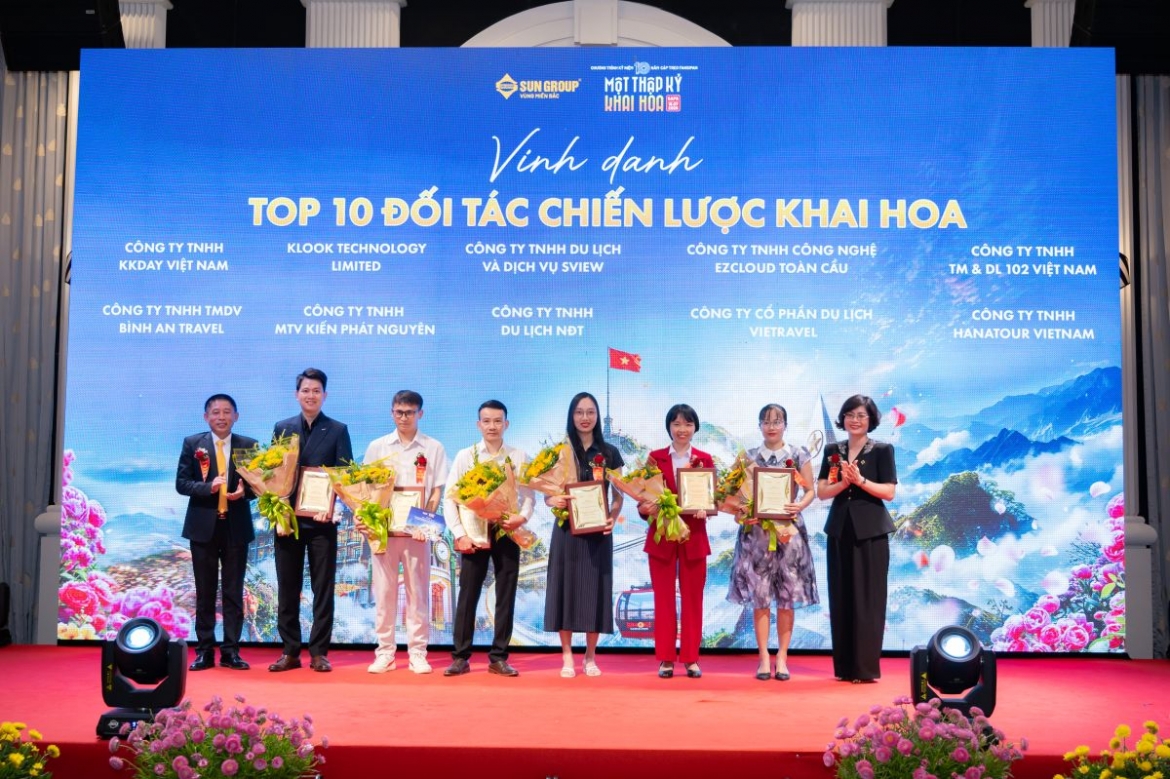 tu ky tich tren dinh hoang lien den dong luc nang tam du lich sa pa hinh anh 3