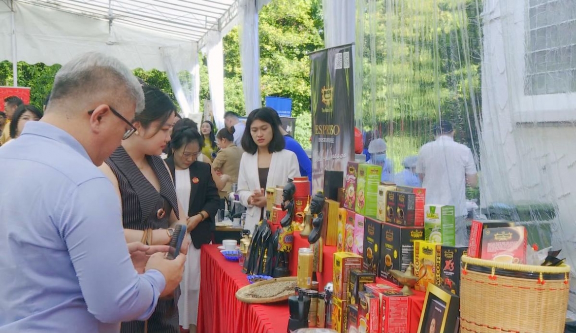 le hoi ca phe viet nam tai singapore 2026 show biz mang khat vong vuon day hinh anh 4