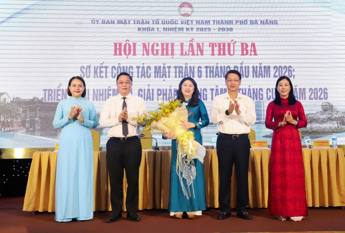 ba nguyen thi thu lan giu chuc pho chu tich thuong truc mttq tp Da nang hinh anh 1