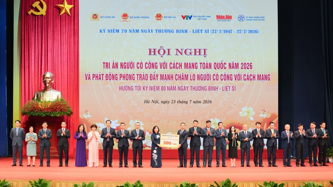 lpbank gop 15 ty dong cham lo nguoi co cong, noi dai hanh trinh Den on dap nghia hinh anh 1