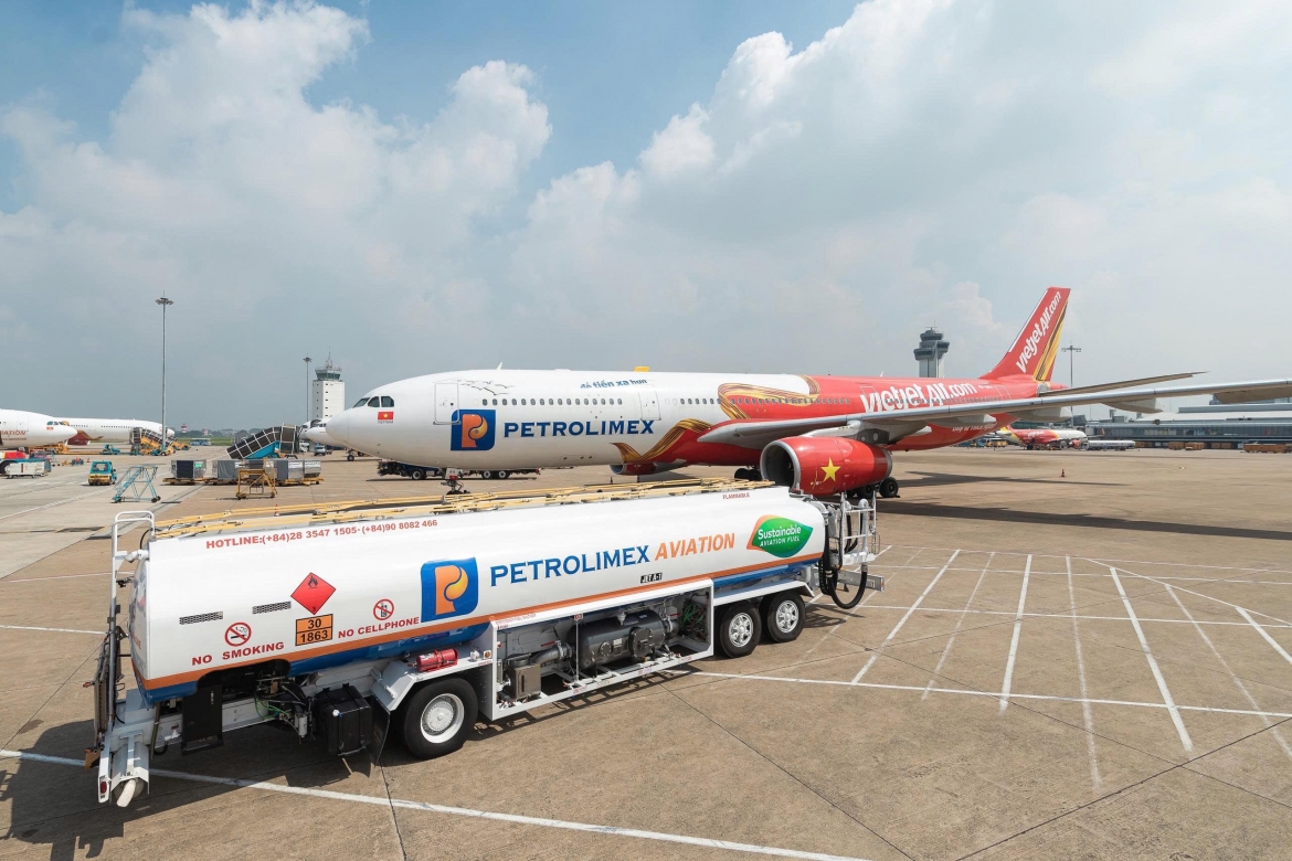 petrolimex hai qua ngot tu hoat dong kinh doanh ngoai xang dau hinh anh 2
