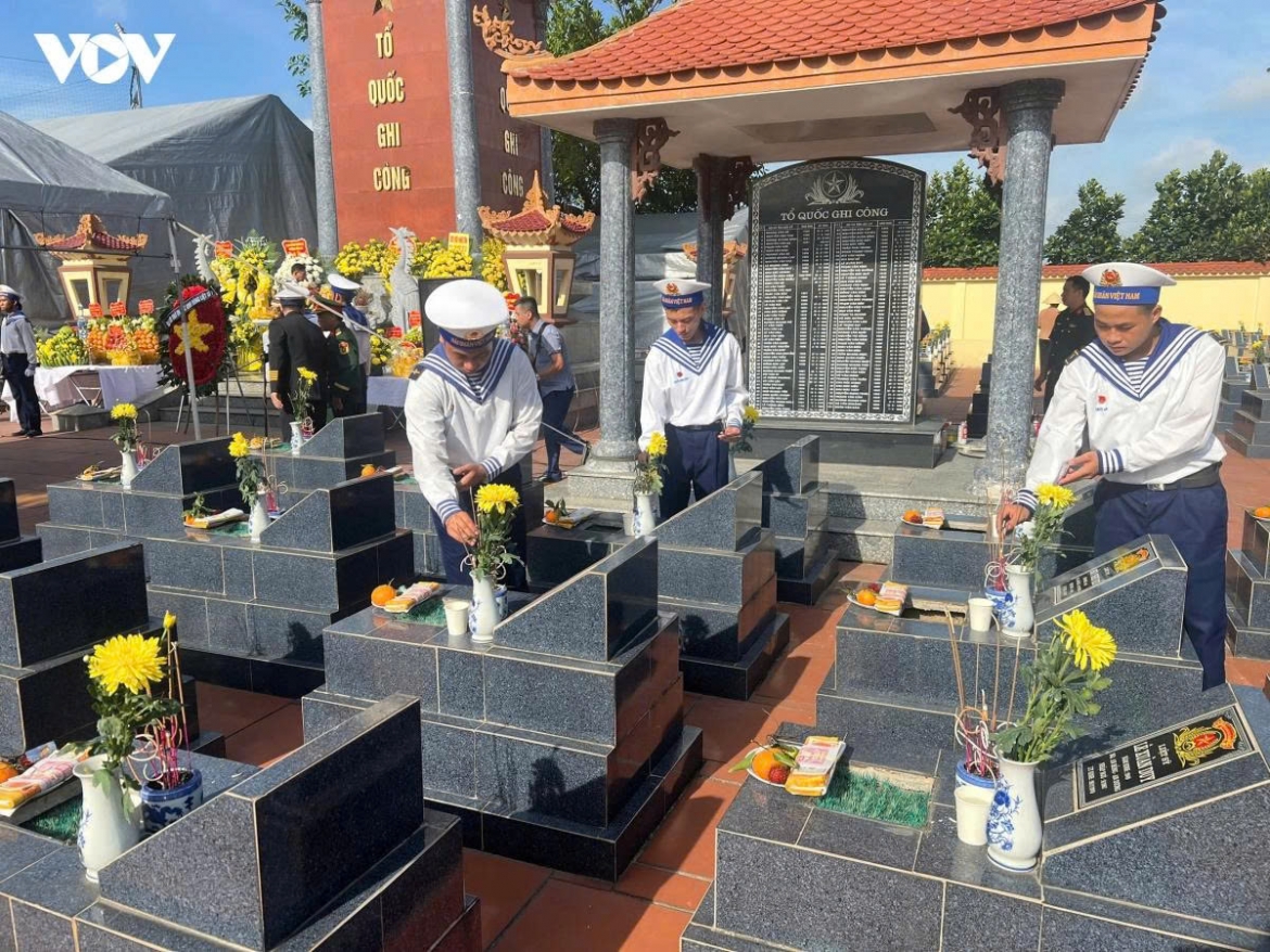 500 ngay dem dua cac liet si ve voi que huong va vong tay am ap cua gia dinh hinh anh 6