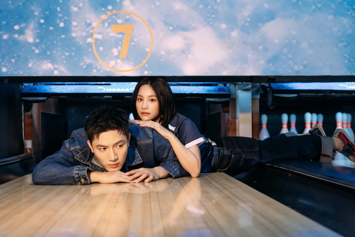 anh tu dong cap my nhan gen z, ke chuyen tinh dang do trong mv moi hinh anh 3