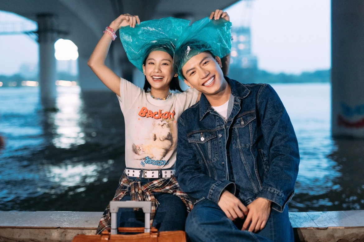 anh tu dong cap my nhan gen z, ke chuyen tinh dang do trong mv moi hinh anh 1