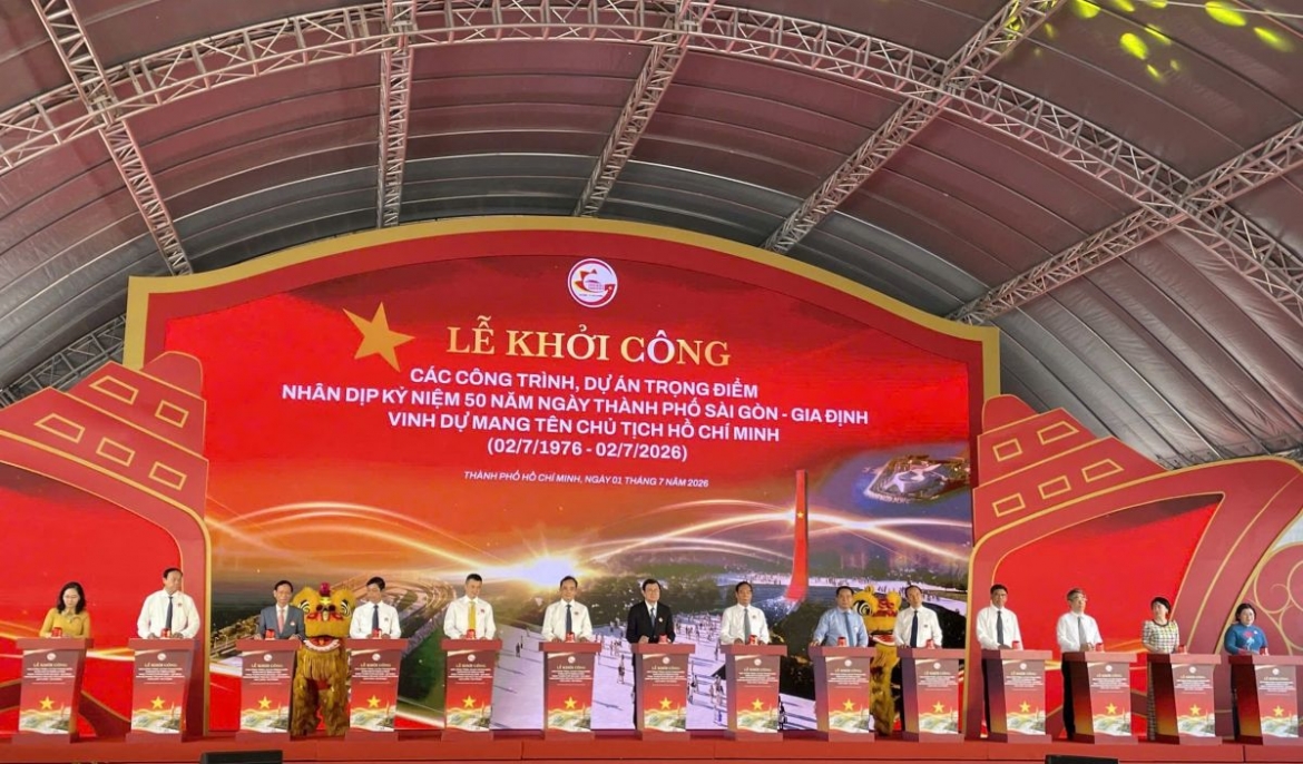 vingroup dong loat trien khai 3 du an ha tang duong bien duong bo trong diem hinh anh 1