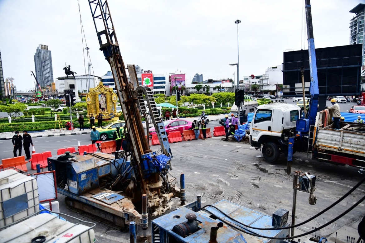sut lun ham tau dien ngam, nguoi dan bangkok so tan khan cap hinh anh 1