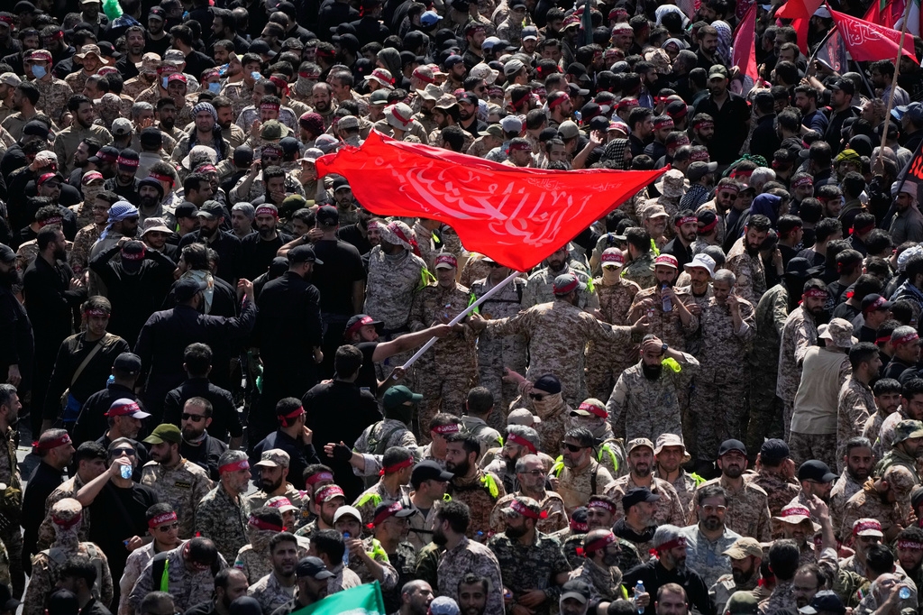 bien nguoi dua tien co lanh tu toi cao iran ayatollah ali khamenei hinh anh 8