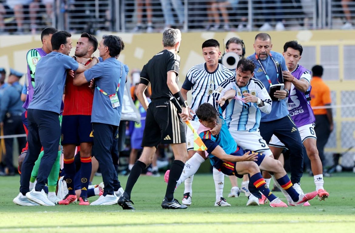 Dt argentina noi dai truyen thong choi xau o chung ket world cup hinh anh 2