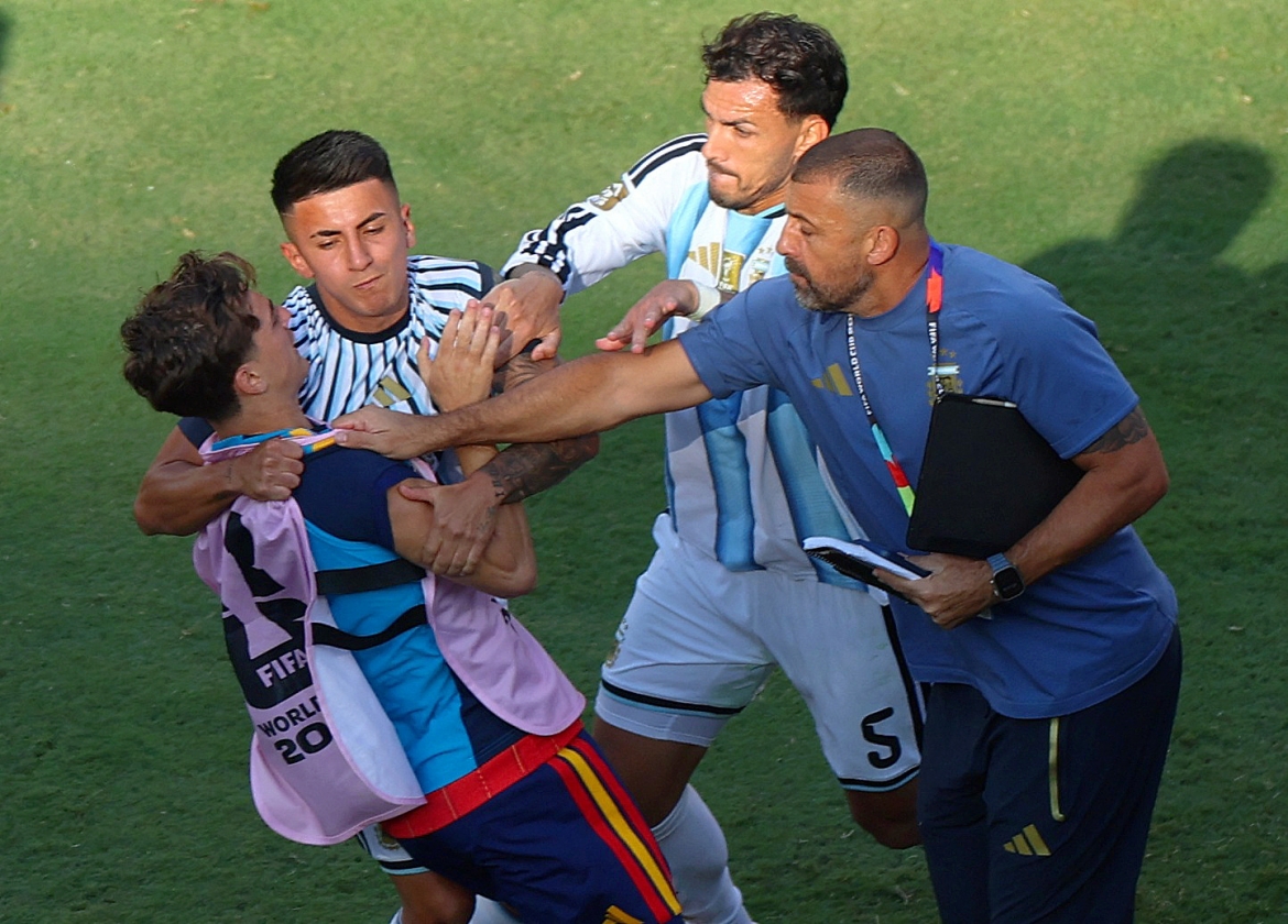 fifa ra thong bao ve vu au da giua argentina va tay ban nha hinh anh 1
