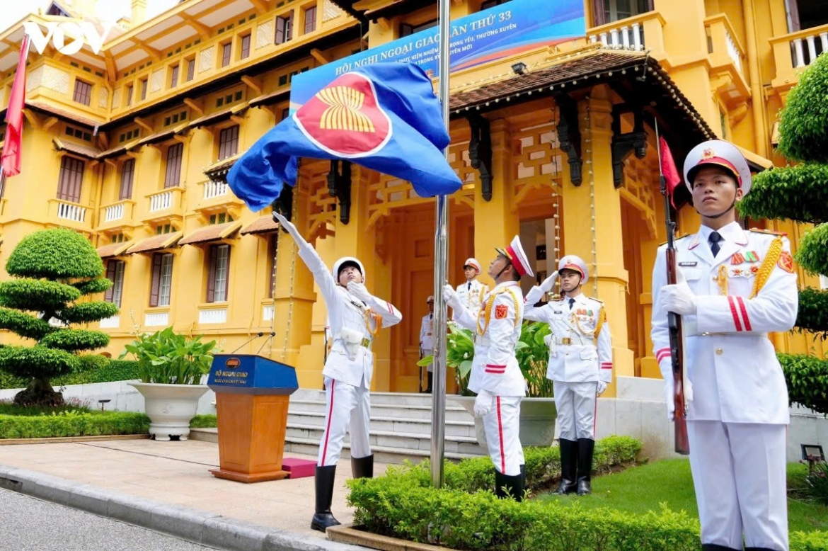 flag-raising ceremony in hanoi marks asean s 59th founding anniversary picture 6