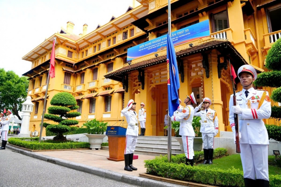 flag-raising ceremony in hanoi marks asean s 59th founding anniversary picture 7