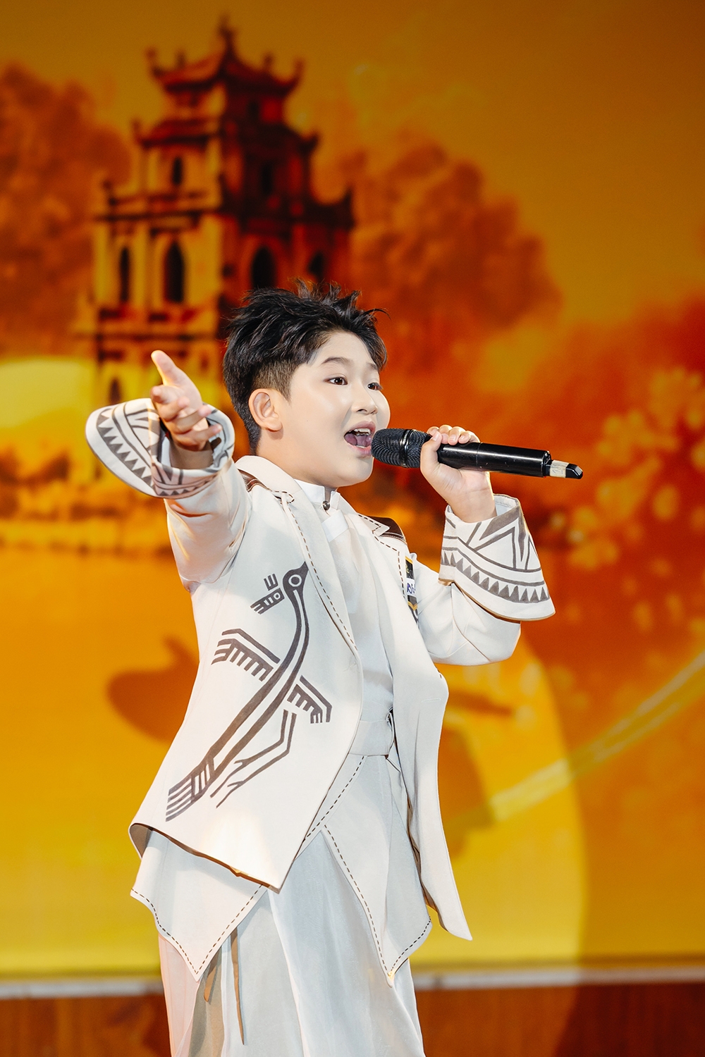 cau be 13 tuoi trieu view gianh huy chuong vang lien hoan am nhac yoshine hinh anh 2