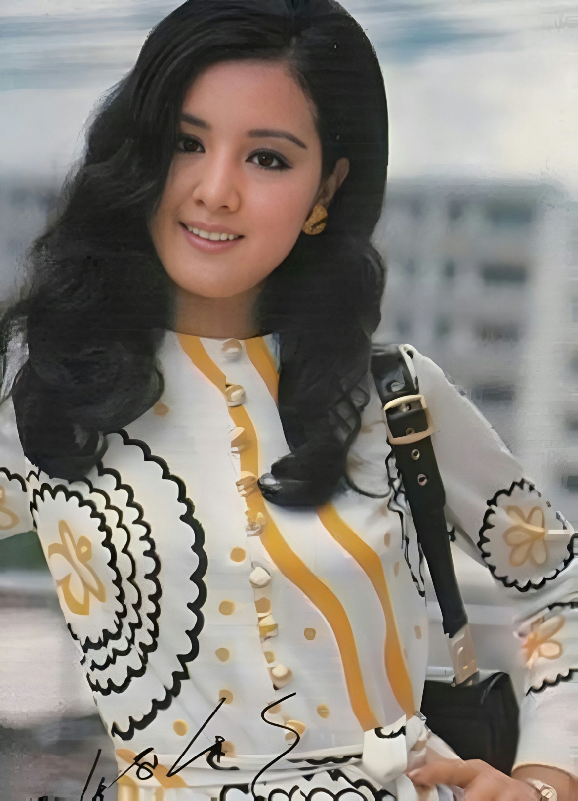 tu minh tinh den ba chu de che cua chinh that manh nhat hong kong hinh anh 1