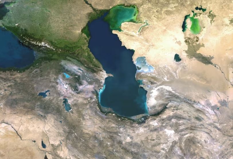 ukraine mo mat tran moi tren bien caspi, nguy co doi dau truc tiep voi iran hinh anh 1