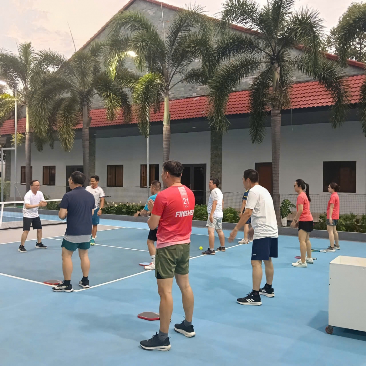 thiet che van hoa o tp.hcm gan hon voi cong nhan sau gio lam hinh anh 4