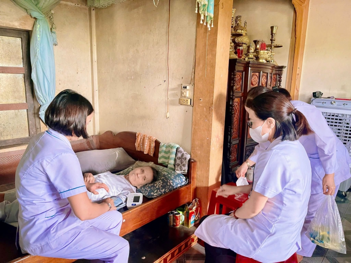 quang tri thu hut nhan luc y te de hien thuc hoa nghi quyet 72 cua bo chinh tri hinh anh 5