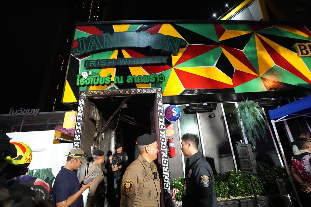 toan canh vu chay quan bar o bangkok, thai lan khien it nhat 27 nguoi thiet mang hinh anh 10