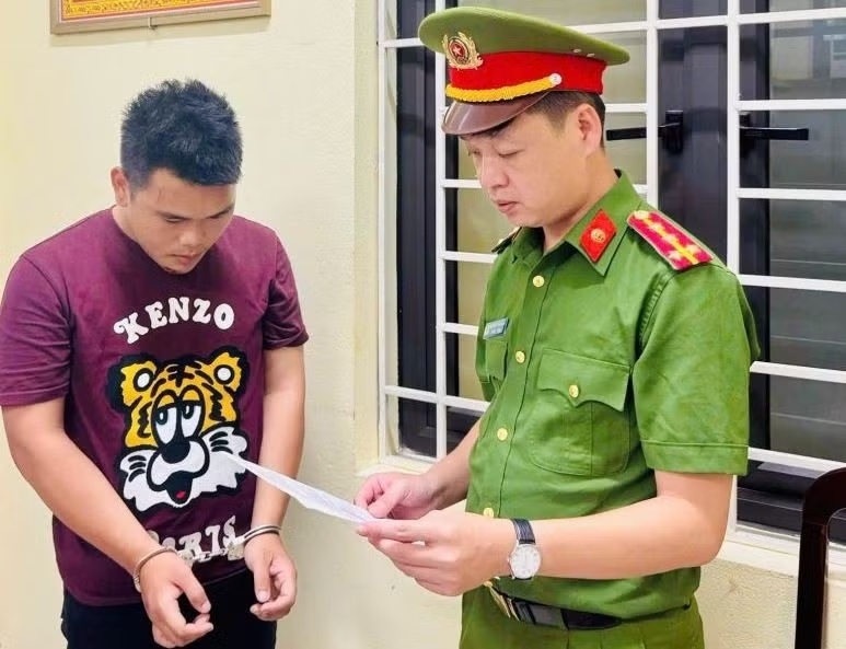 khoi to doi tuong chong nguoi thi hanh cong vu tai hung yen hinh anh 1