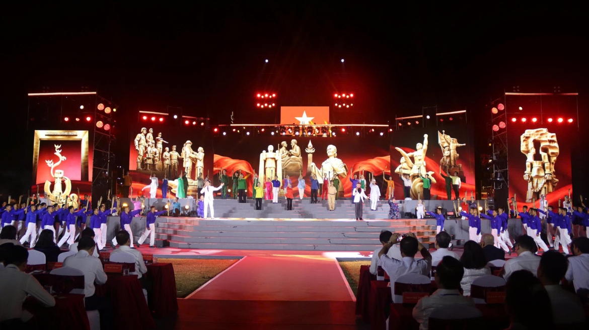 bi thu tp.hcm tran luu quang dang huong tri an tai con Dao hinh anh 2