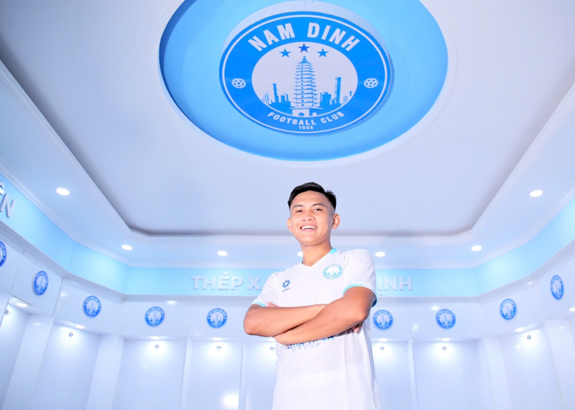 cuu cau thu thanh hoa dau quan cho clb nam Dinh hinh anh 1