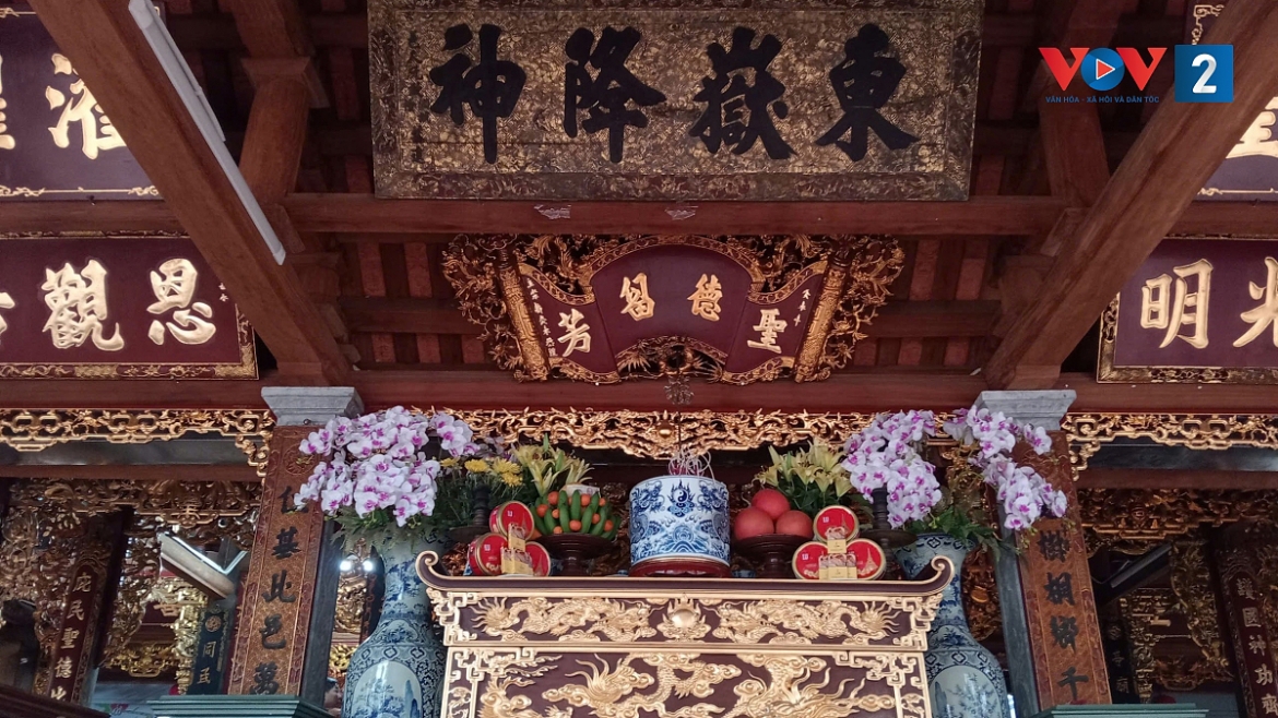 Dinh son Dong chung nhan cua mot lang nghe co hinh anh 1