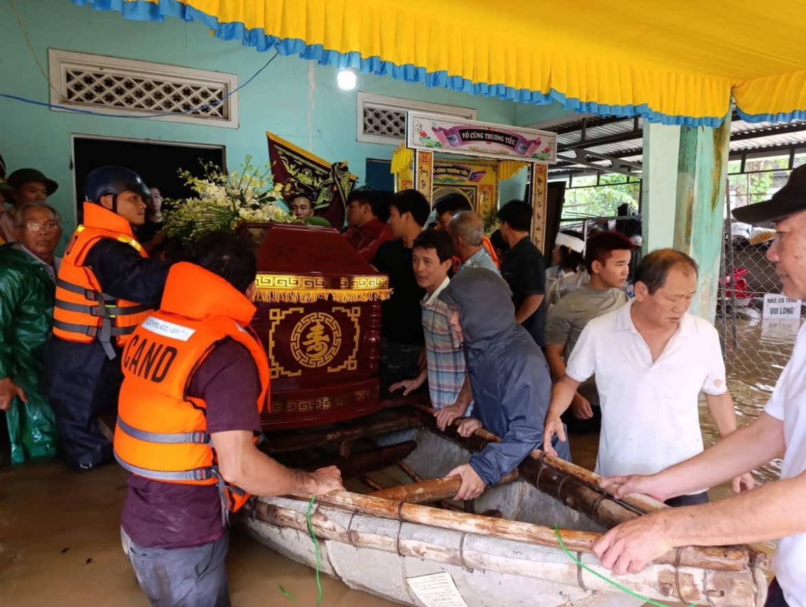 Đà Nẵng: Không cử nhạc tang trước 6h, sau 22h, cấm rải tiền, vàng mã khi đưa tang