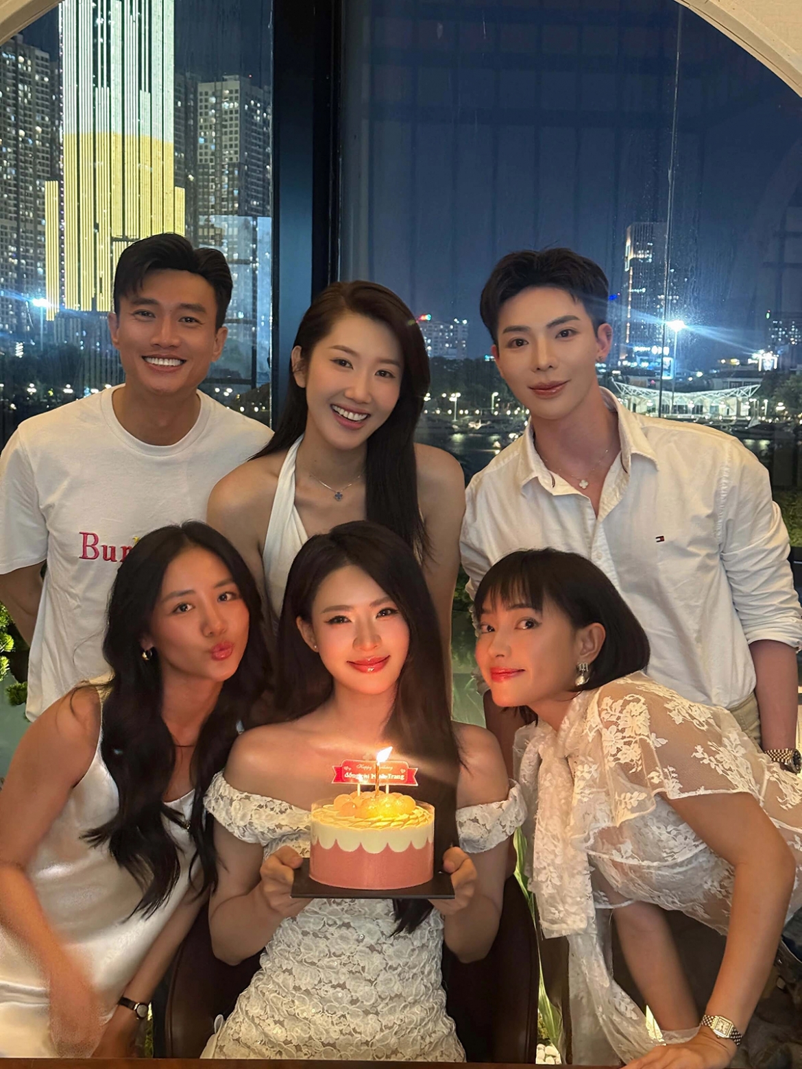 sao viet 26-7 ha anh dien bikini sang mau ton nuoc da nau nong bong tai maldives hinh anh 12