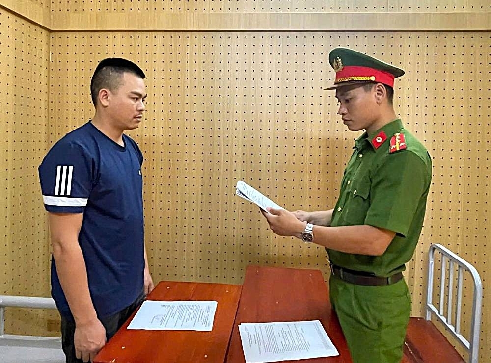 khoi to 2 doi tuong o ha tinh danh bac bang hinh thuc ca do bong da hinh anh 1