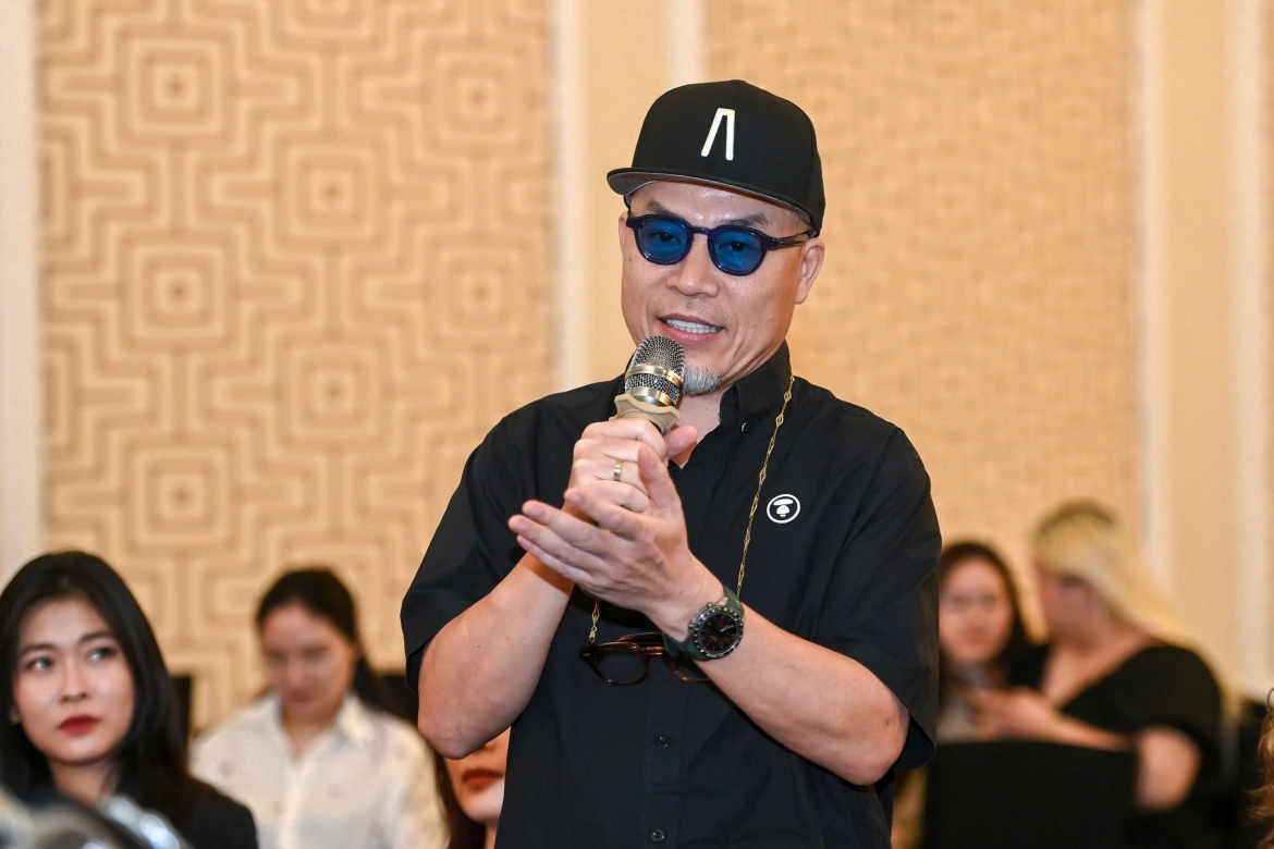 Dieu gi lam nen suc hut cua dai su thi san khau Dat nuoc thien hung ca hinh anh 6