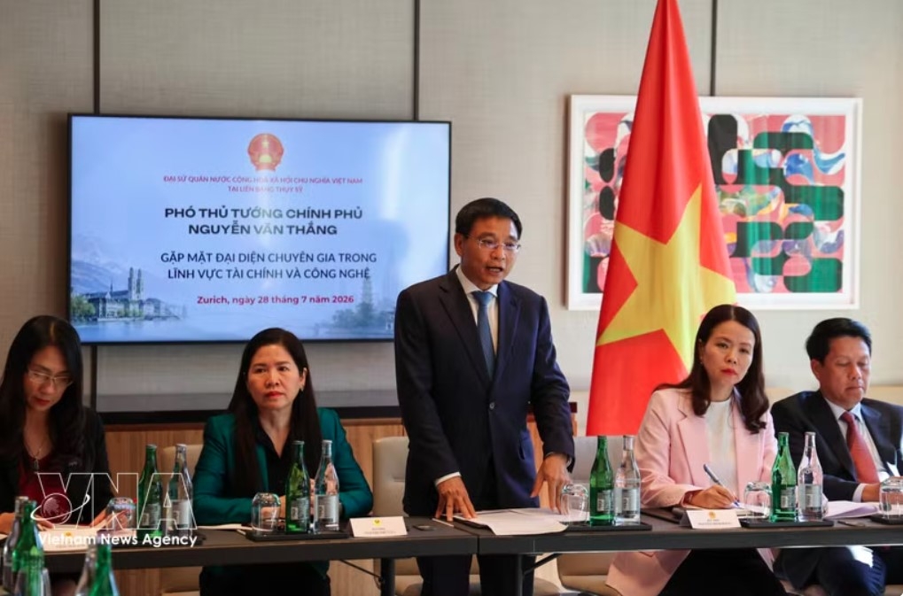 deputy pm urges stronger vietnam switzerland cooperation in finance, innovation picture 1