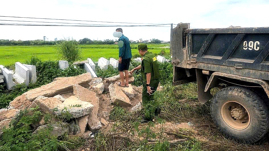 cong an ha noi lien tiep ngan chan 2 vu do thai trai quy dinh hinh anh 2