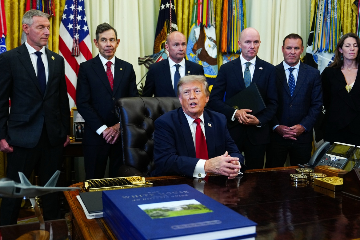 hau truong cuoc van dong 24 gio thuyet phuc ong trump bo ke hoach thu phi hormuz hinh anh 1